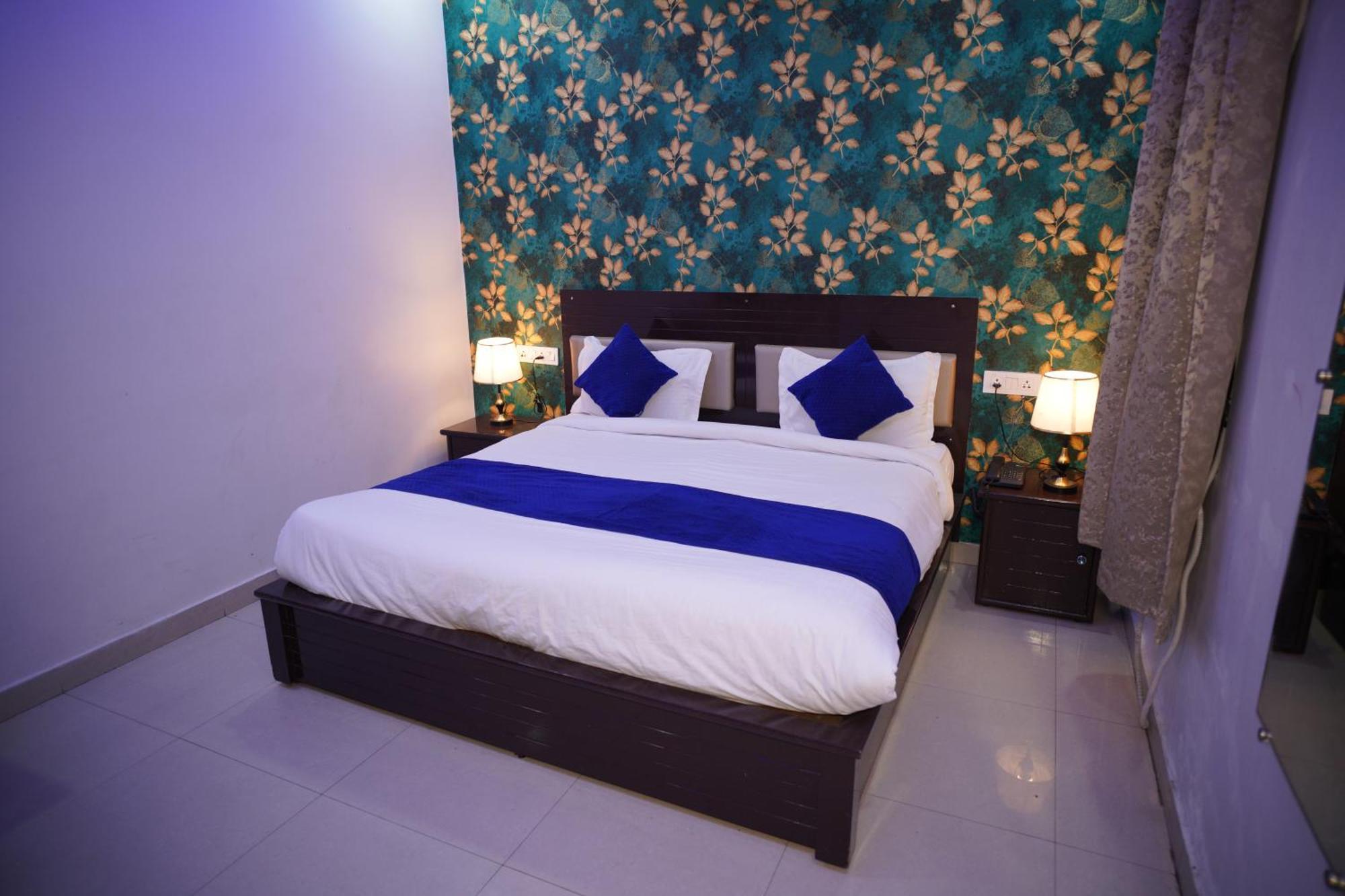 Blue Sky Hotels And Banquet Kānpur Exterior photo